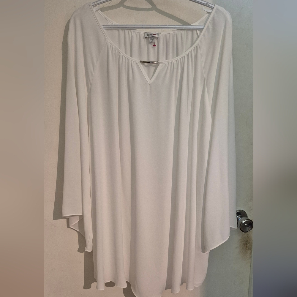 Avenue White l Tunic Top Sz.26/28 NWT